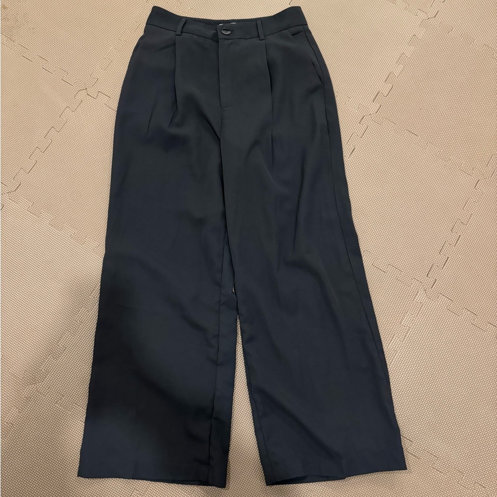 Black trouser 
Never worn 
Perfect quality